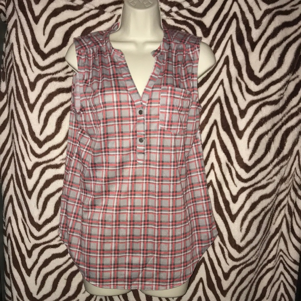 G Collection Medium Red/gray sleeveless flannel 💕